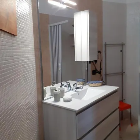 Paradise Bed and Breakfast 4*