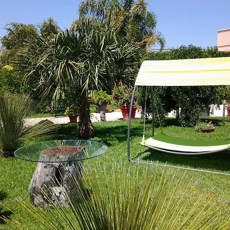 Paradise Bed and Breakfast 4*