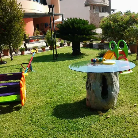 Paradise Bed and Breakfast 4*