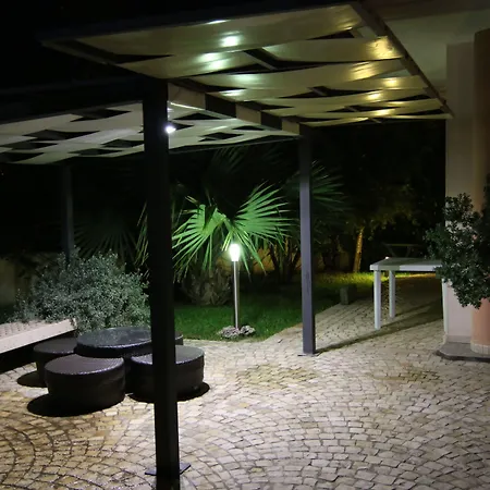 Paradise לינה וארוחת בוקר מלנדוניו