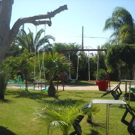 לינה וארוחת בוקר Paradise