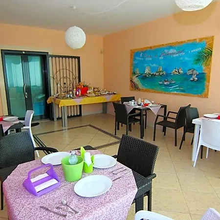 Paradise 4*