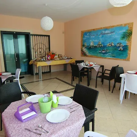 Paradise 4*